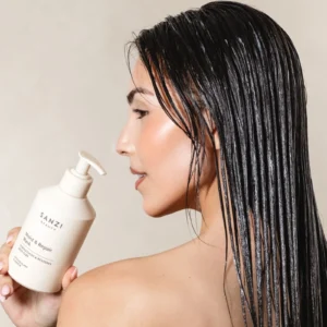 Alternative view of Moist & Repair Mask